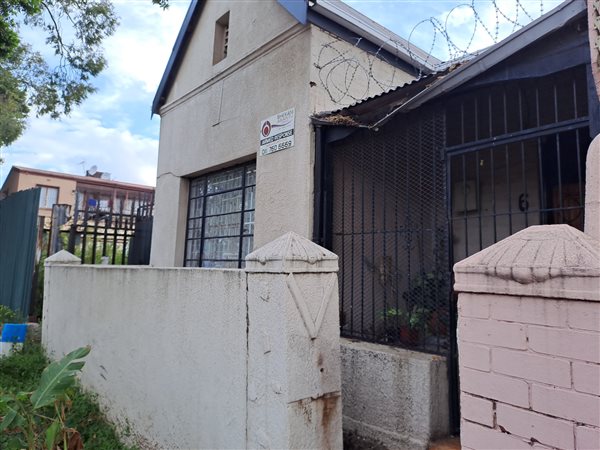 80  m² Office Space in Kloofendal