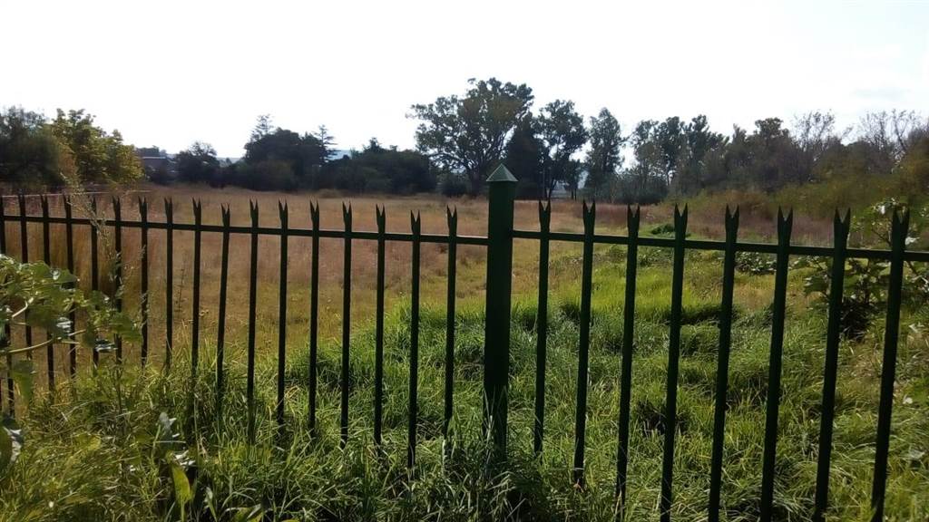 1032 m² Land available in Ladybrand photo number 1