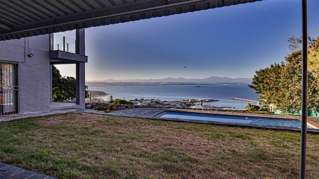 4 Bed House in Mossel Bay Central photo number 20