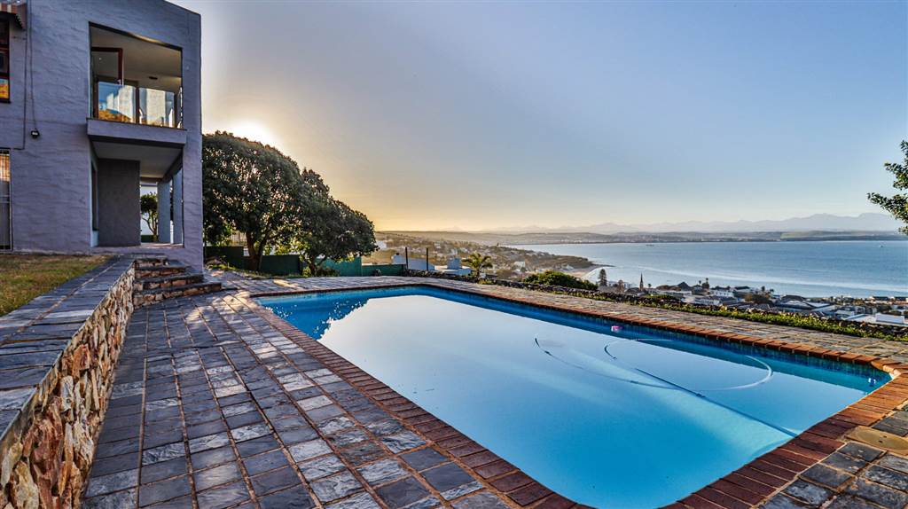 4 Bed House in Mossel Bay Central photo number 23