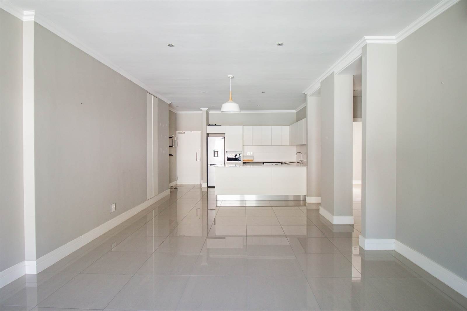 2 Bed Apartment in Fresnaye photo number 5