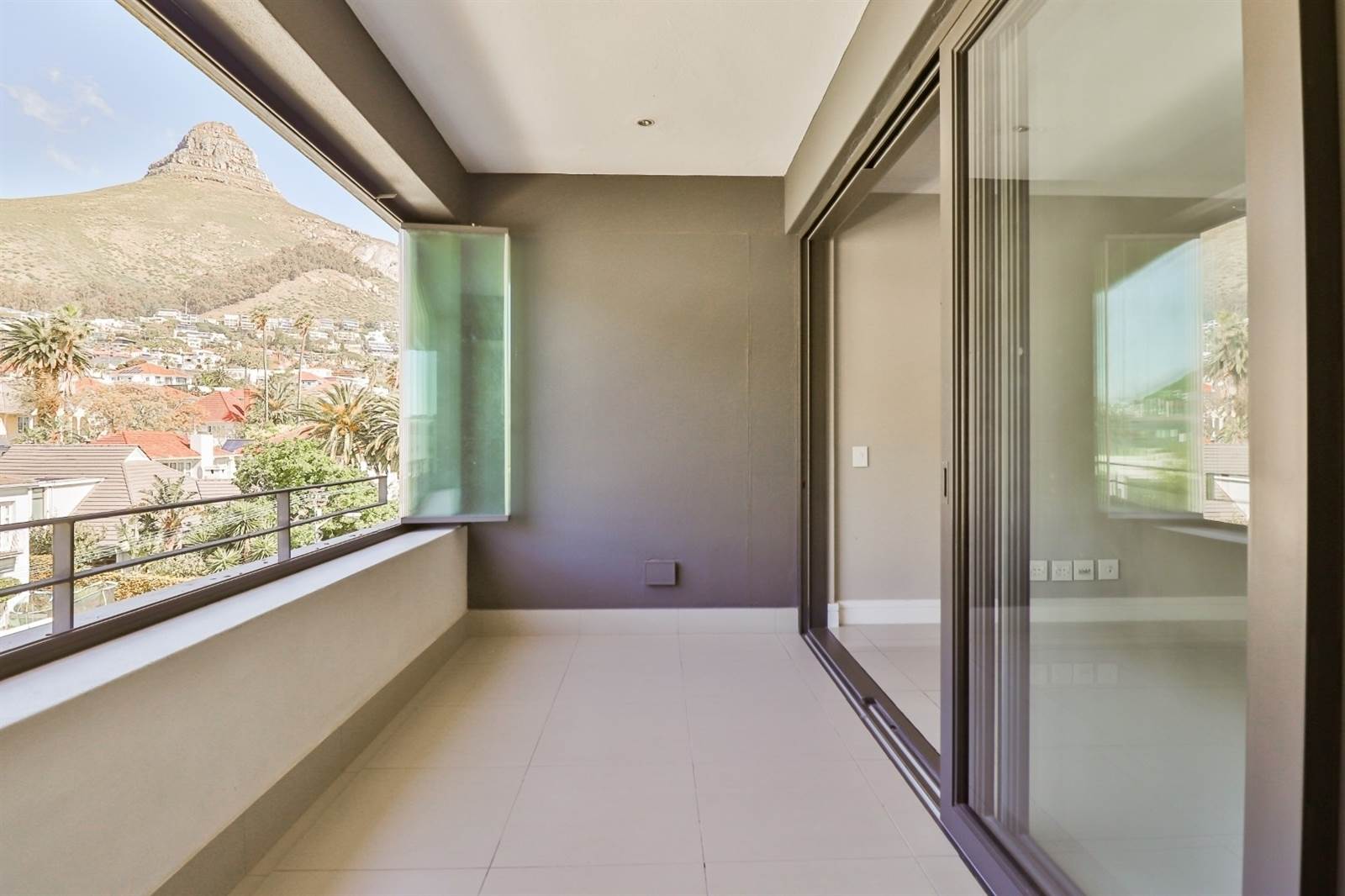 2 Bed Apartment in Fresnaye photo number 18
