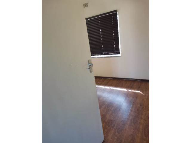 300  m² Office Space in Witbank Central photo number 8
