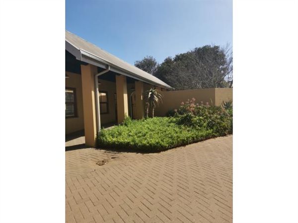 300  m² Office Space in Witbank Central