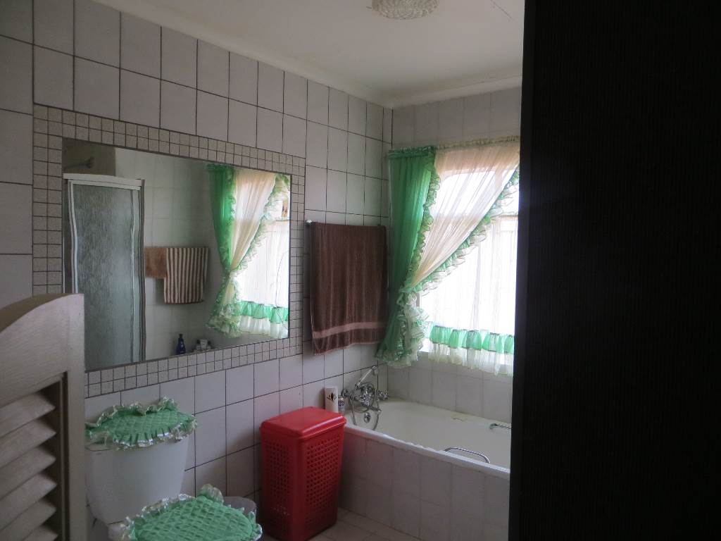 3 Bed House in Carletonville photo number 16