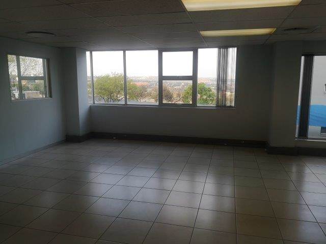 237  m² Office Space in Kyalami photo number 8