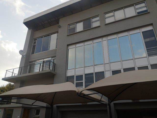 237  m² Office Space in Kyalami photo number 2