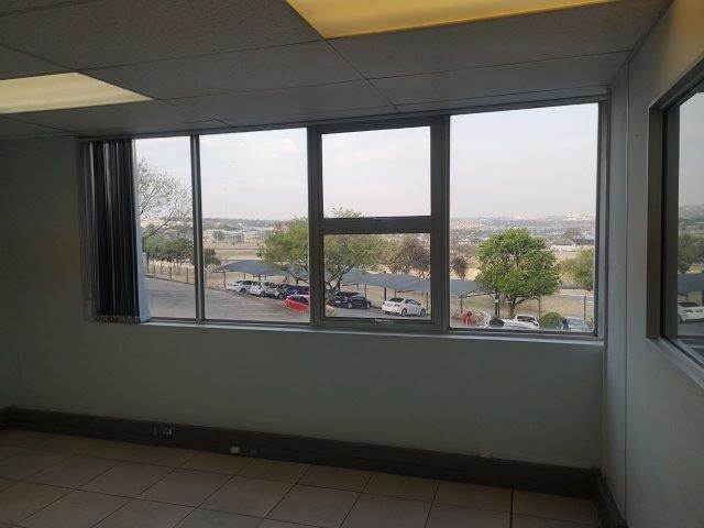 237  m² Office Space in Kyalami photo number 7