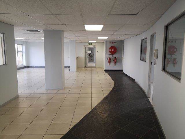 237  m² Office Space in Kyalami photo number 13