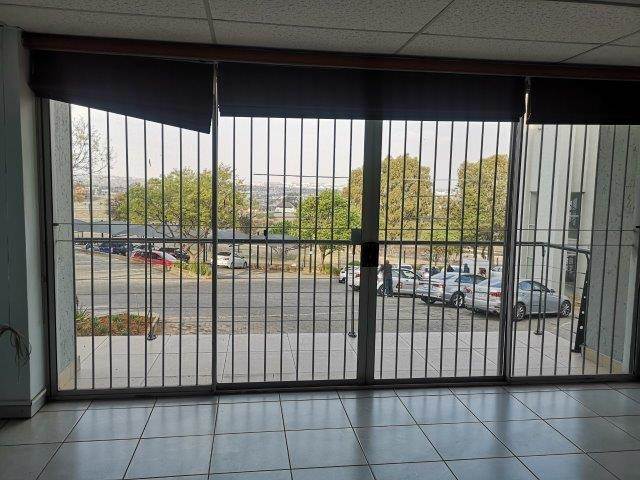 237  m² Office Space in Kyalami photo number 11