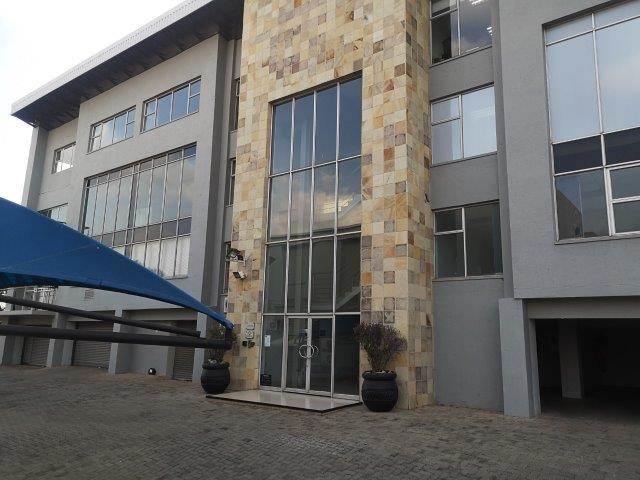 237  m² Office Space in Kyalami photo number 1