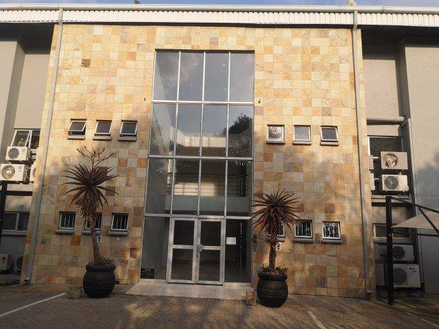 237  m² Office Space in Kyalami photo number 3
