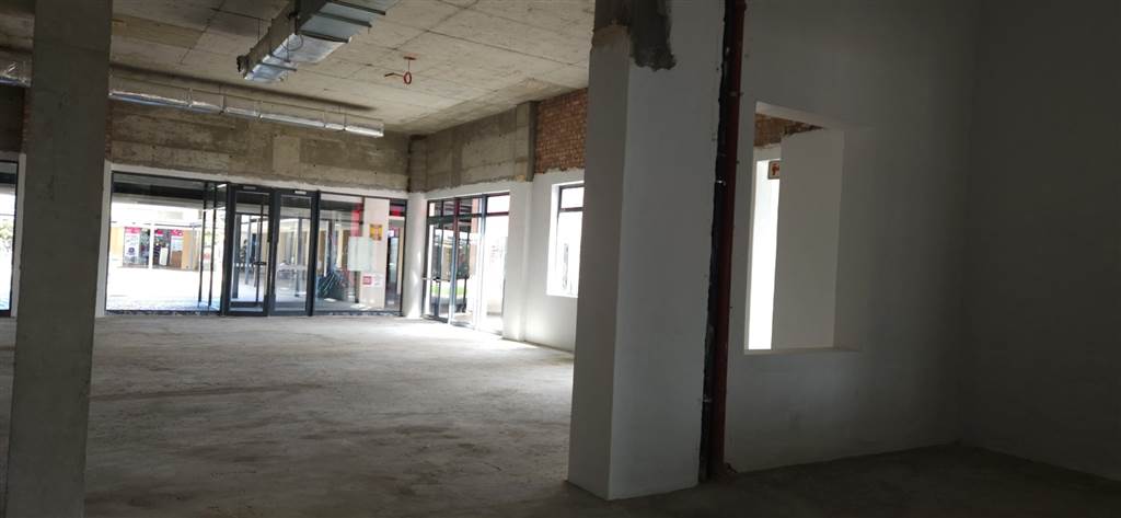 696  m² Retail Space in Milnerton Central photo number 8