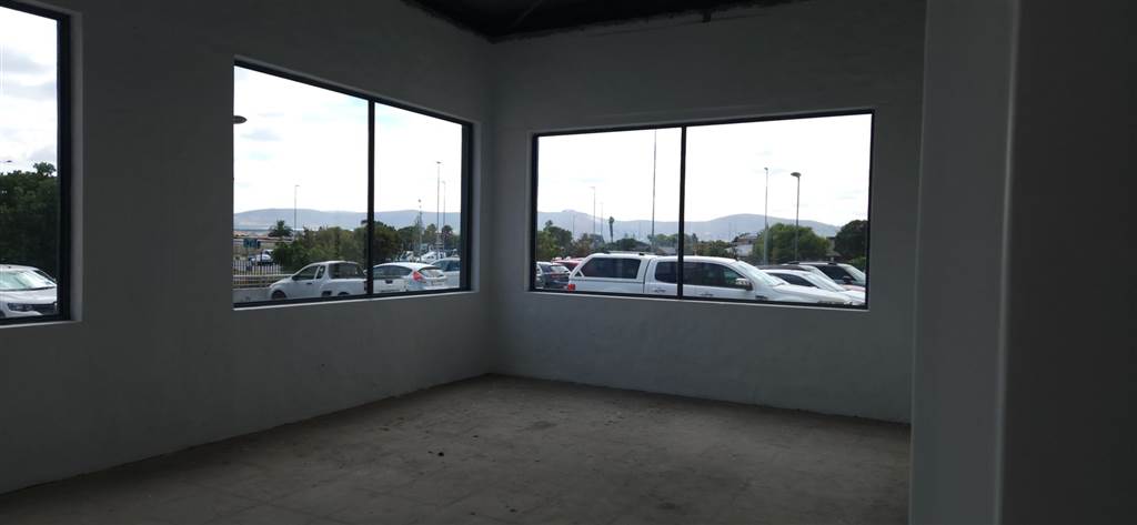 696  m² Retail Space in Milnerton Central photo number 2
