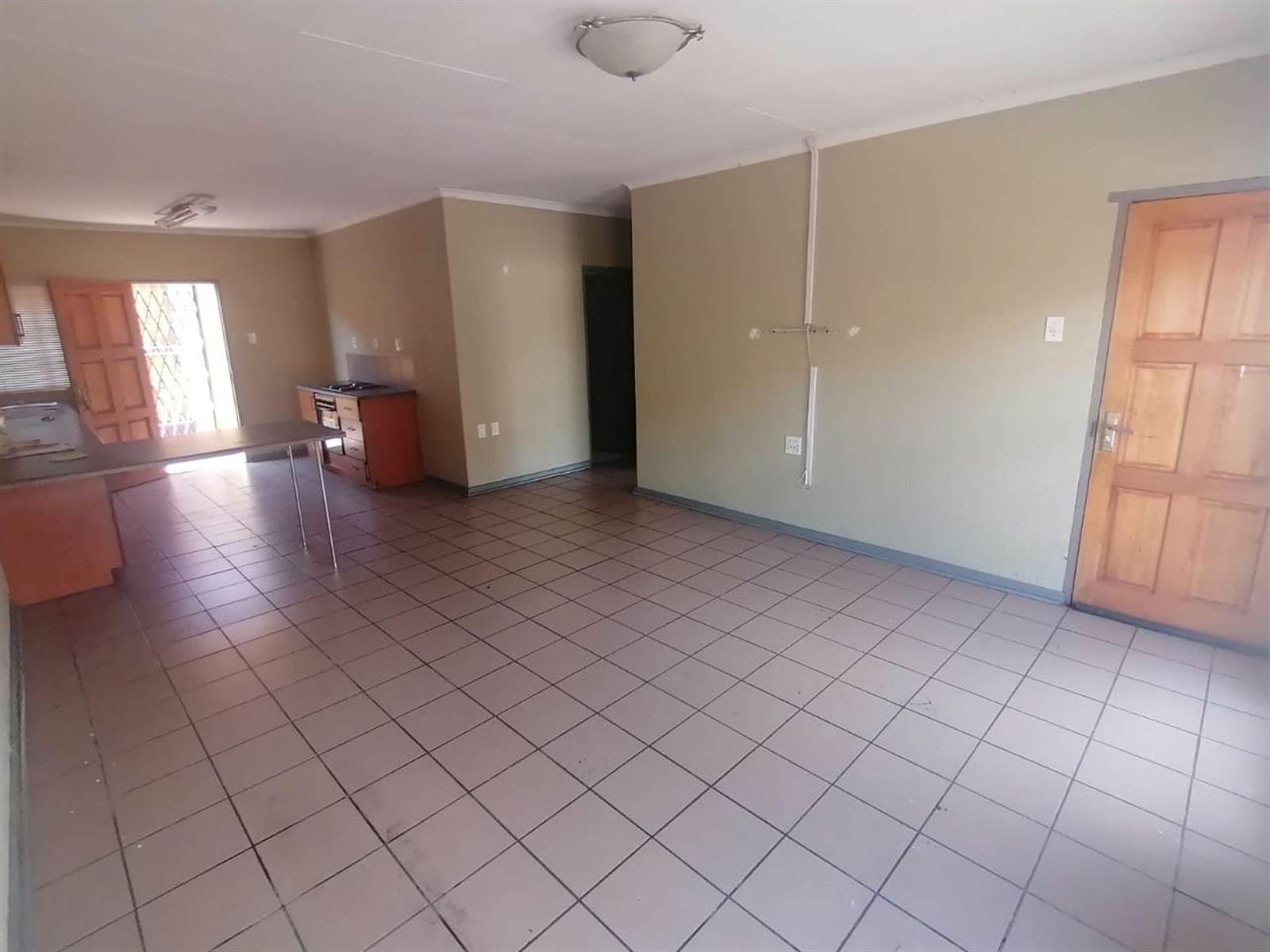 2 Bed Townhouse in Secunda photo number 4