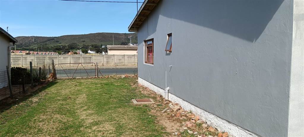 4 Bed House in Bredasdorp photo number 18