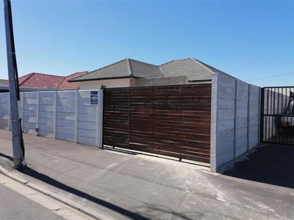 250  m² Commercial space in Parow Valley