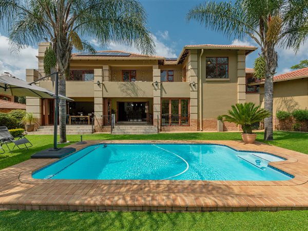 4 Bedroom House 4 Bedroom House