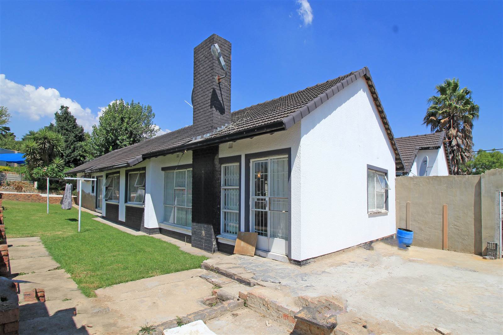 4 Bed House in Corlett Gardens photo number 29