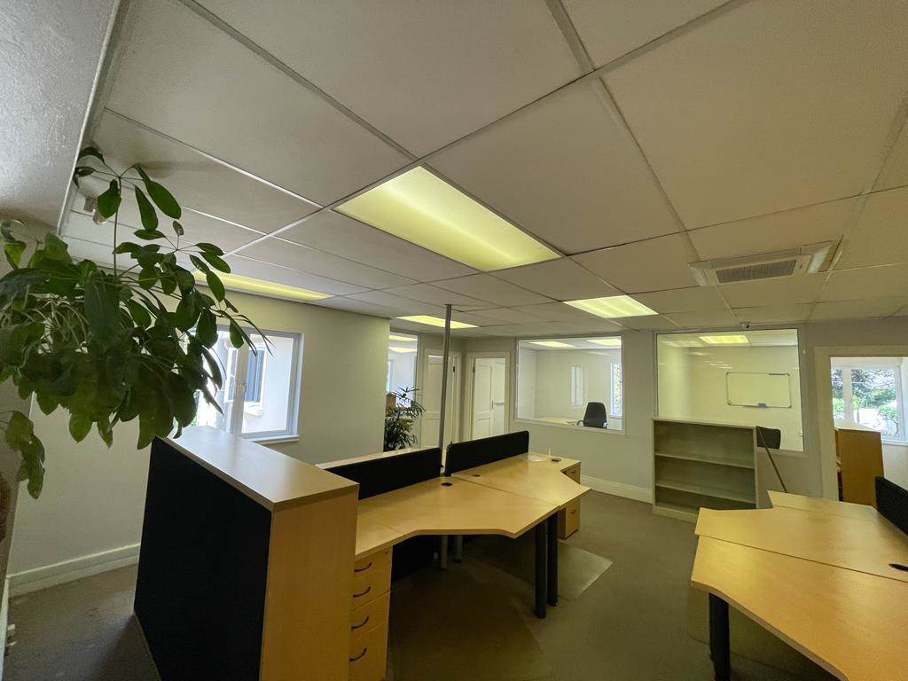 700  m² Commercial space in Rosebank photo number 17