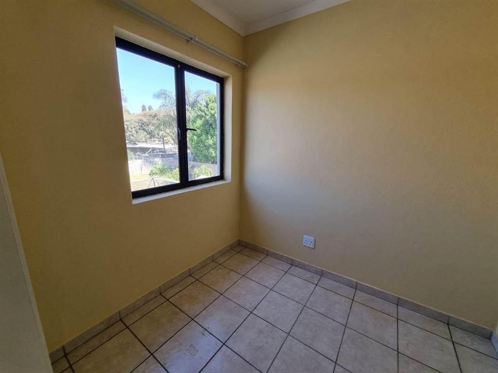 2 Bed Duplex in Pretoria North photo number 10