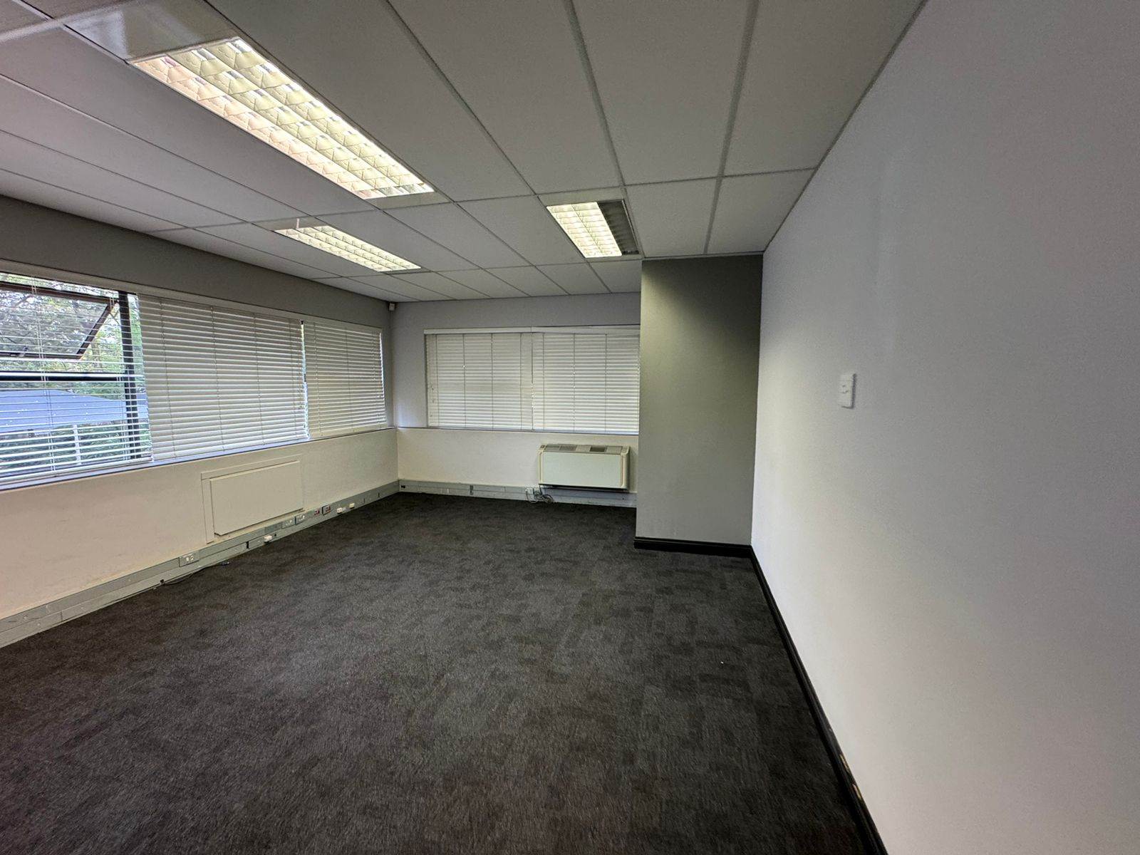143  m² Commercial space in Sandown photo number 19