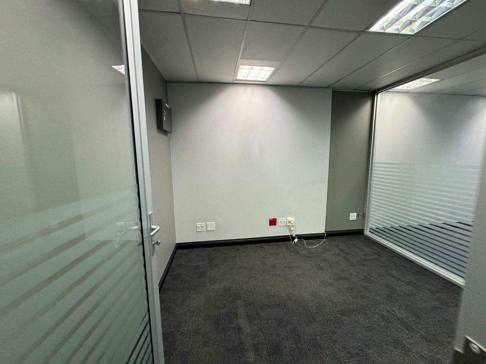 143  m² Commercial space in Sandown photo number 23