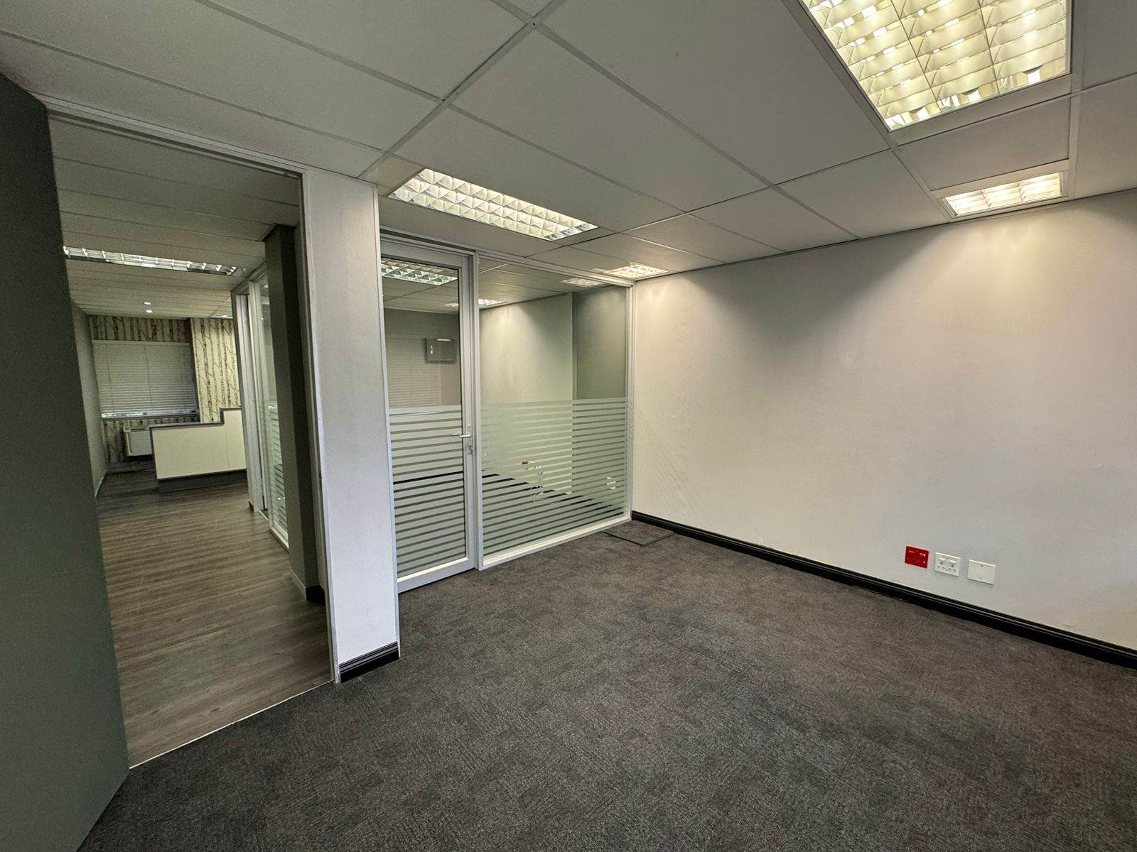 143  m² Commercial space in Sandown photo number 12