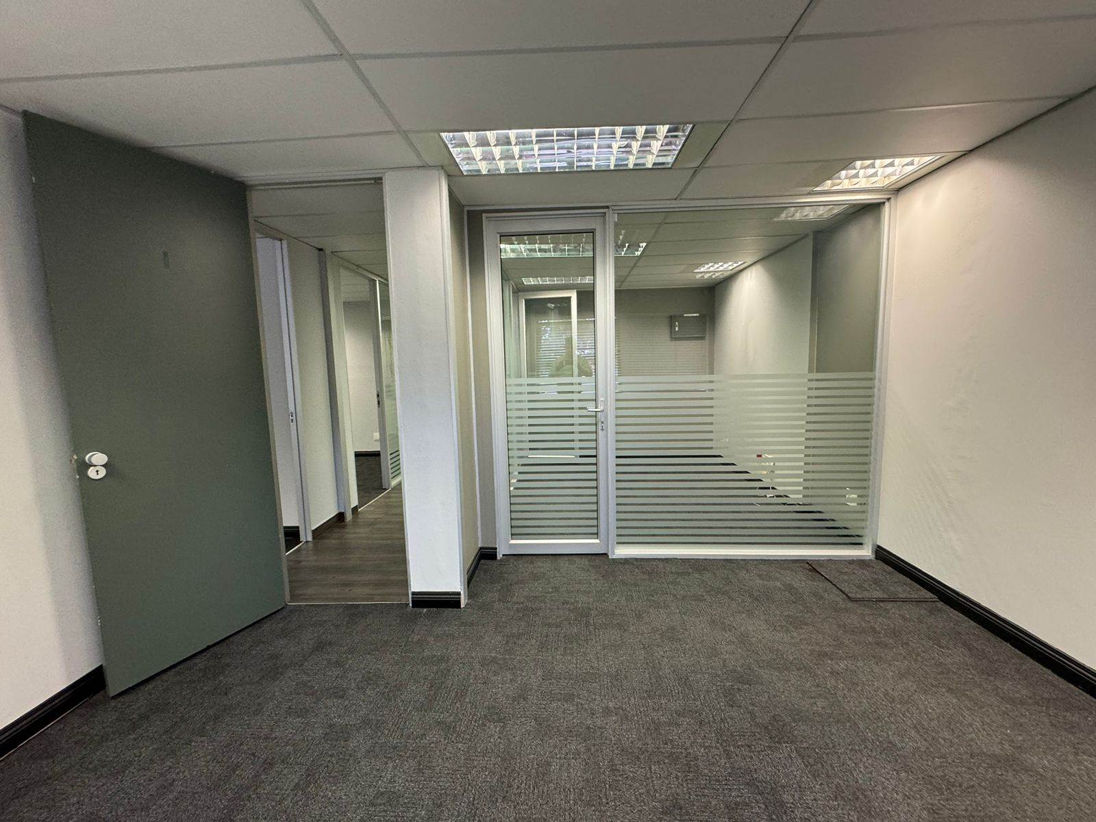 143  m² Commercial space in Sandown photo number 18