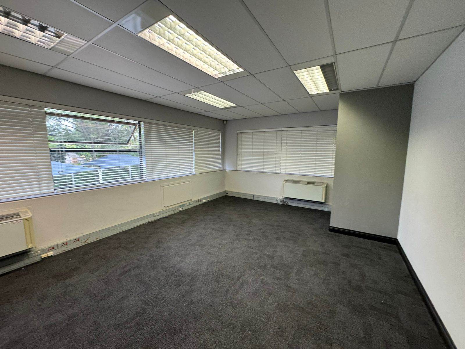 143  m² Commercial space in Sandown photo number 25