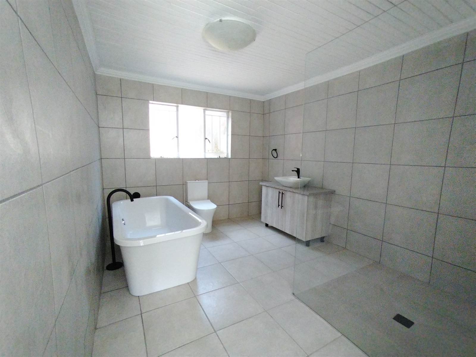 5 Bed House in Sonheuwel photo number 14