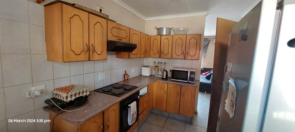 3 Bed Townhouse in Protea Park photo number 13