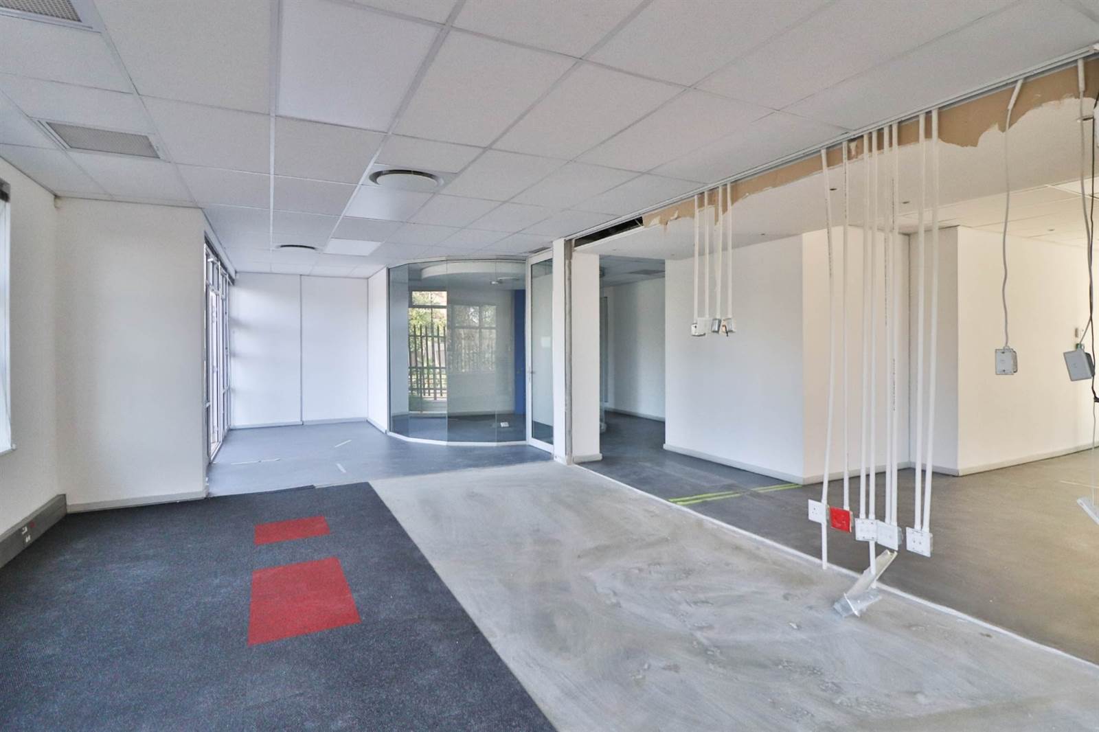 560  m² Commercial space in Lonehill photo number 10