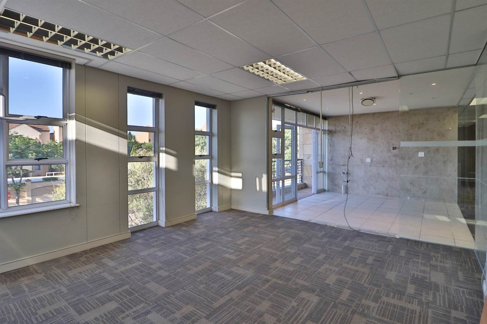 560  m² Commercial space in Lonehill photo number 13