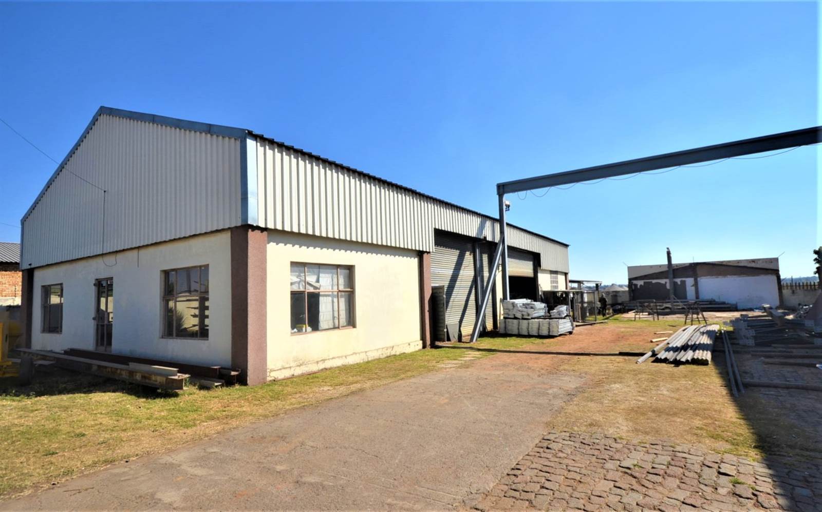 1600  m² Industrial space in Aureus photo number 1