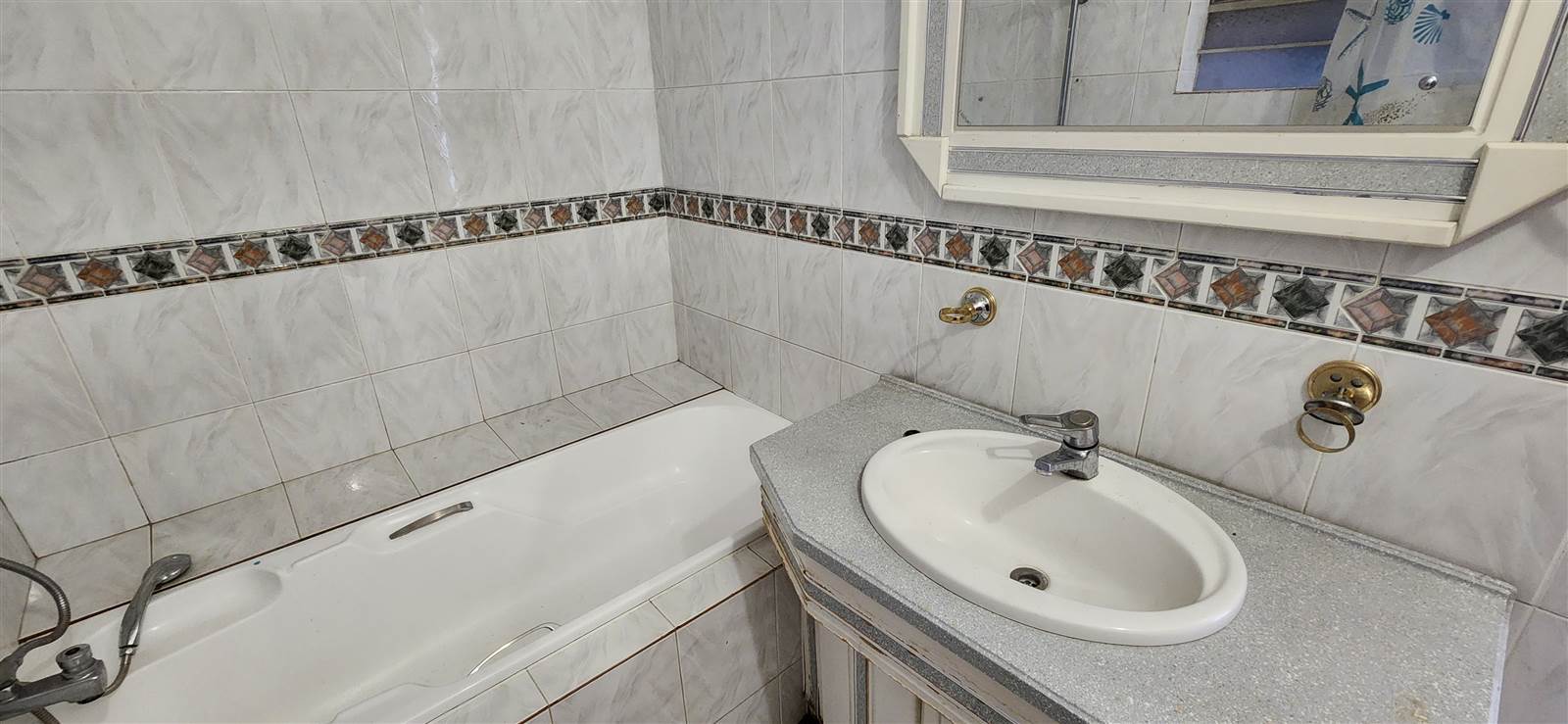 2.5 Bed Apartment in Benoni Central photo number 16