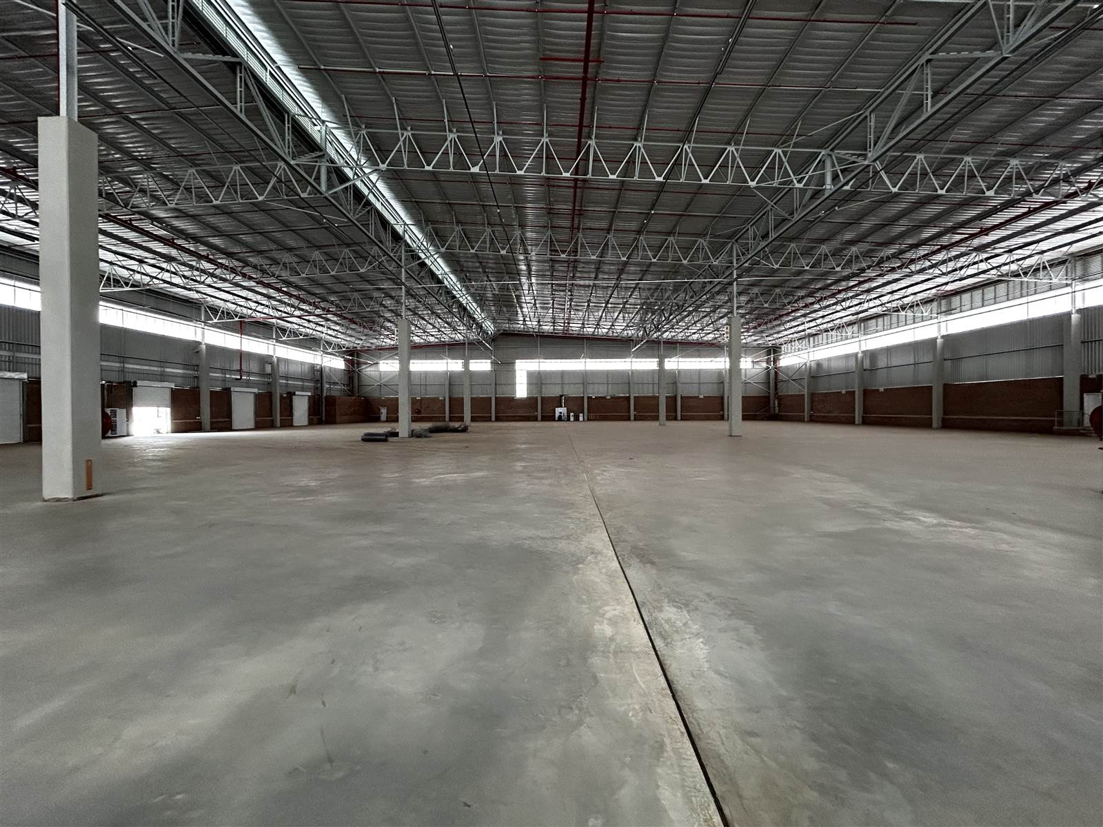 5923.4  m² Industrial space in Clayville photo number 2