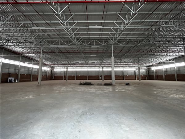 5923.39990234375  m² Industrial space in Clayville