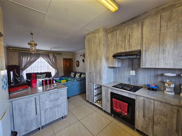 2 Bedroom Townhouse 2 Bedroom Townhouse