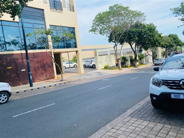 140  m² Commercial space in Umhlanga Ridge