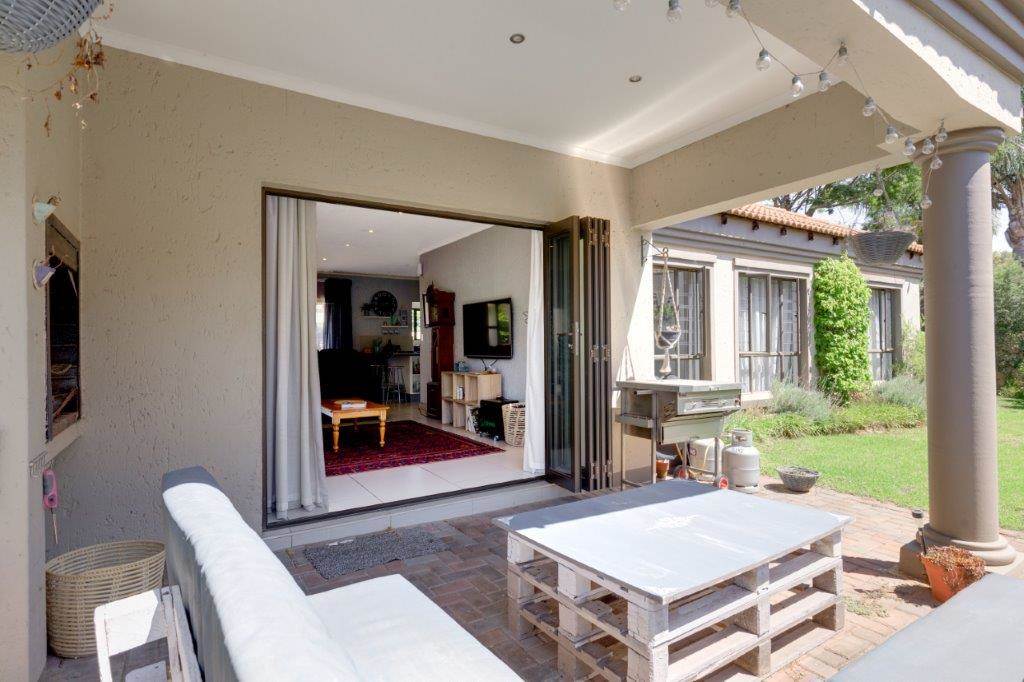 3 Bed House in Douglasdale photo number 11