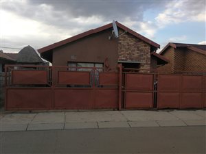 2 Bed House in Phiri