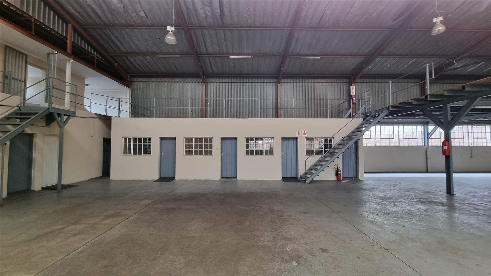 810  m² Industrial space in Jet Park photo number 3