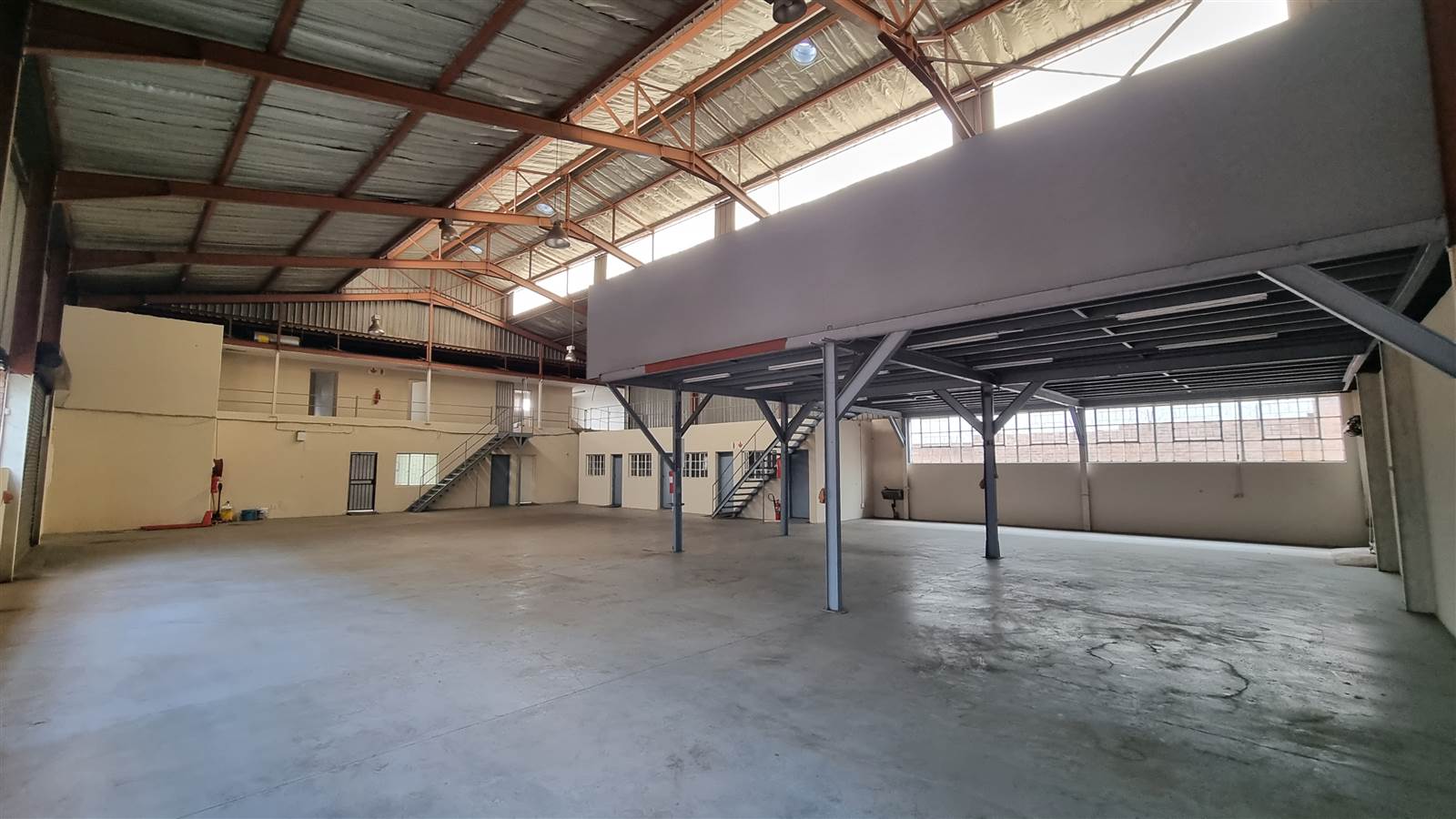 810  m² Industrial space in Jet Park photo number 12