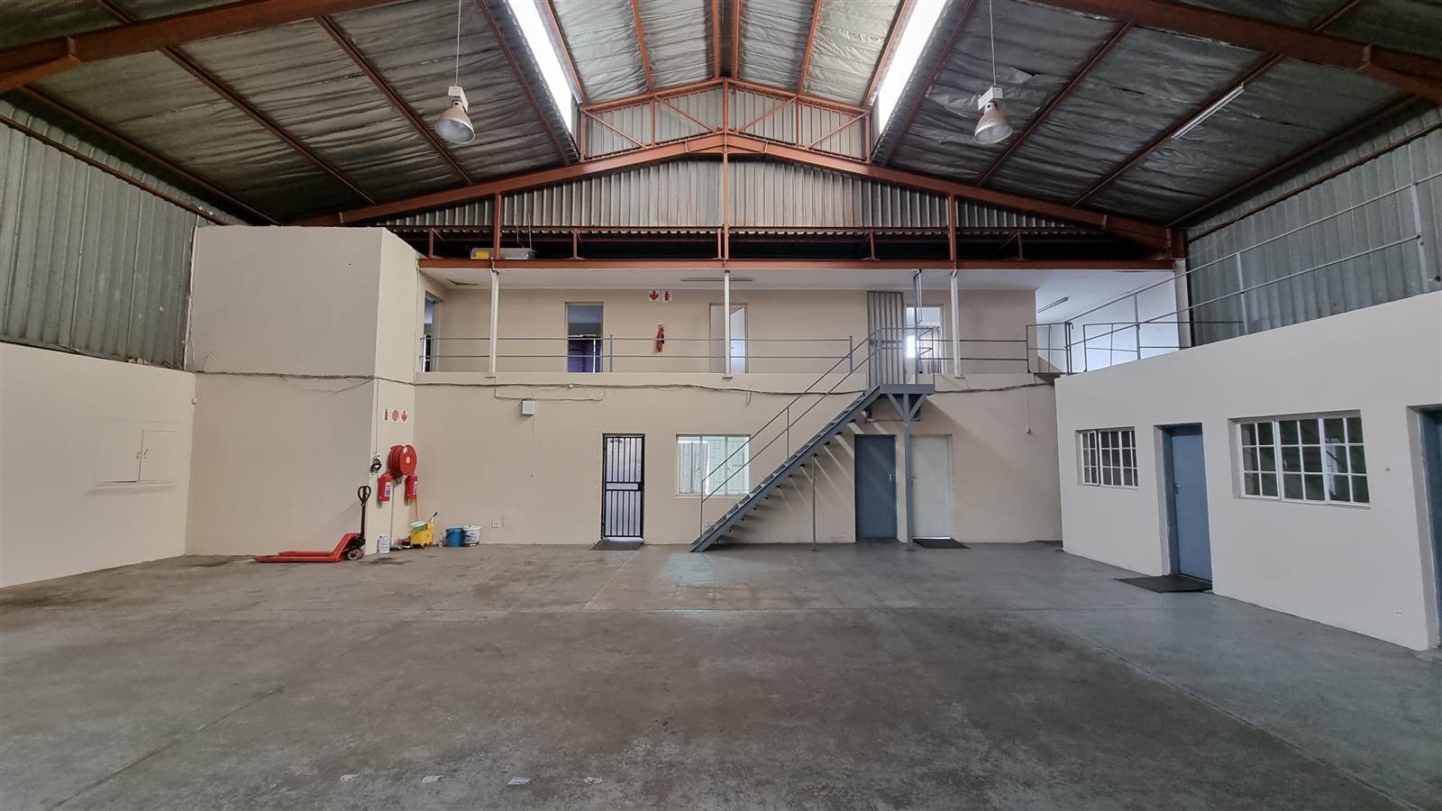 810  m² Industrial space in Jet Park photo number 4