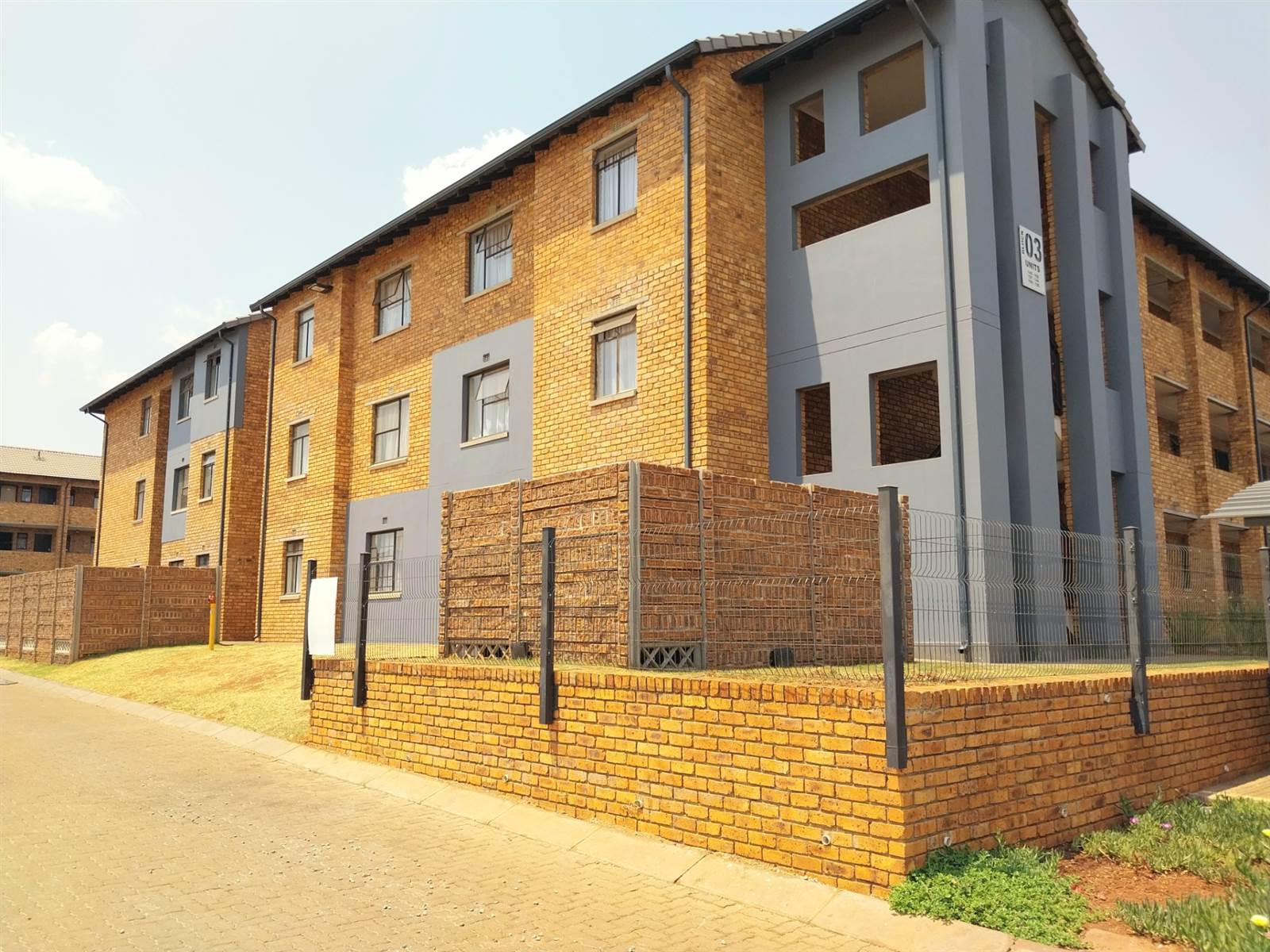 2 Bed Apartment in Leondale photo number 19