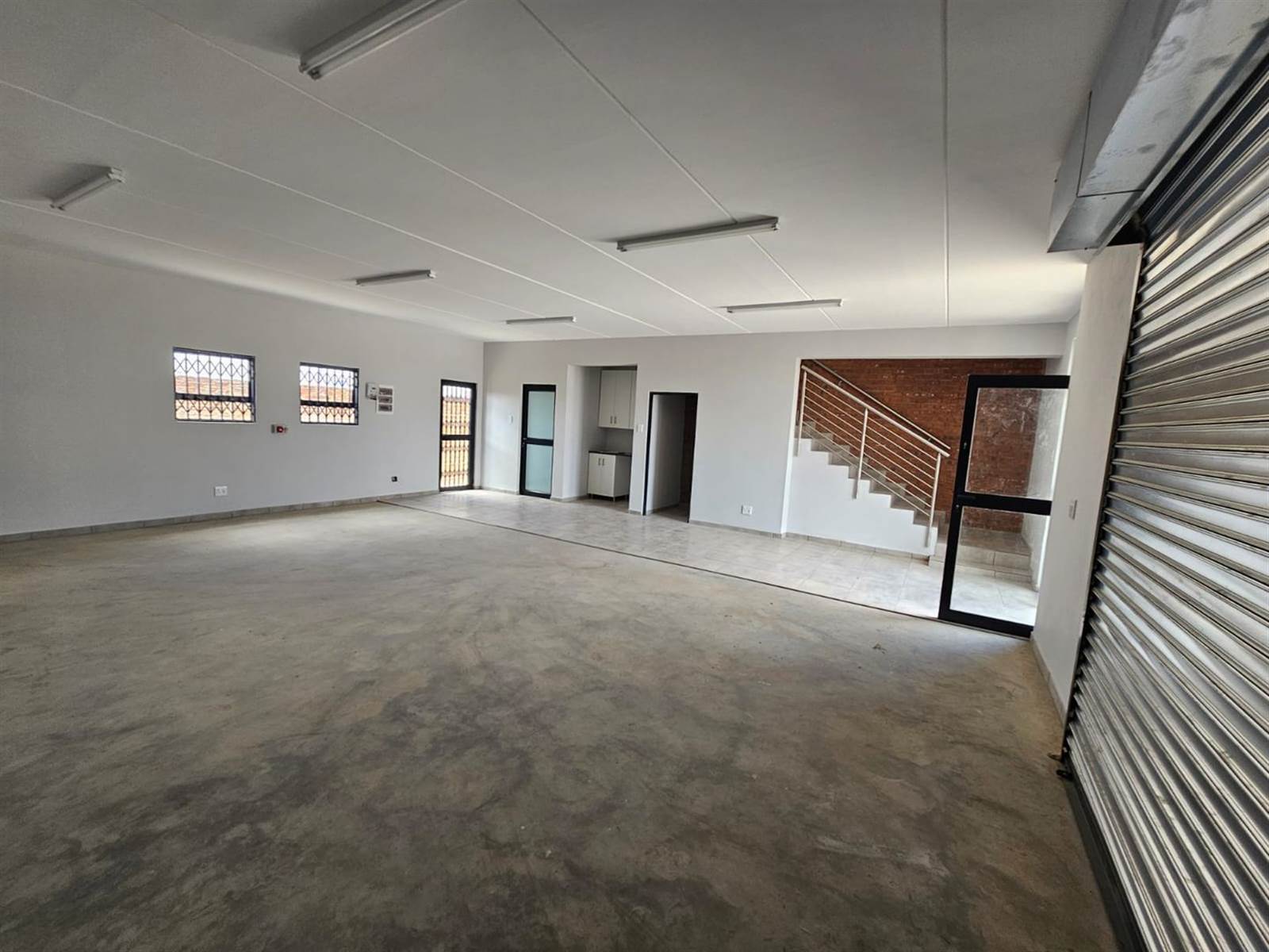 175.7  m² Commercial space in Secunda photo number 2