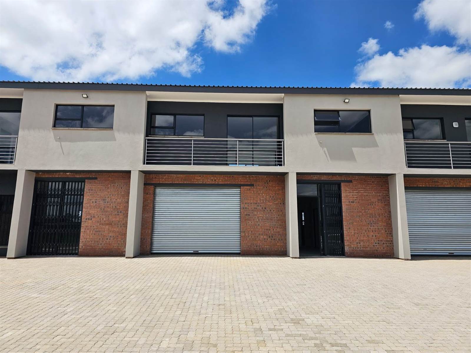 175.7  m² Commercial space in Secunda photo number 1