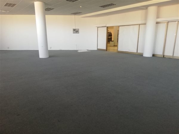 195  m² Office Space in Bellville Central