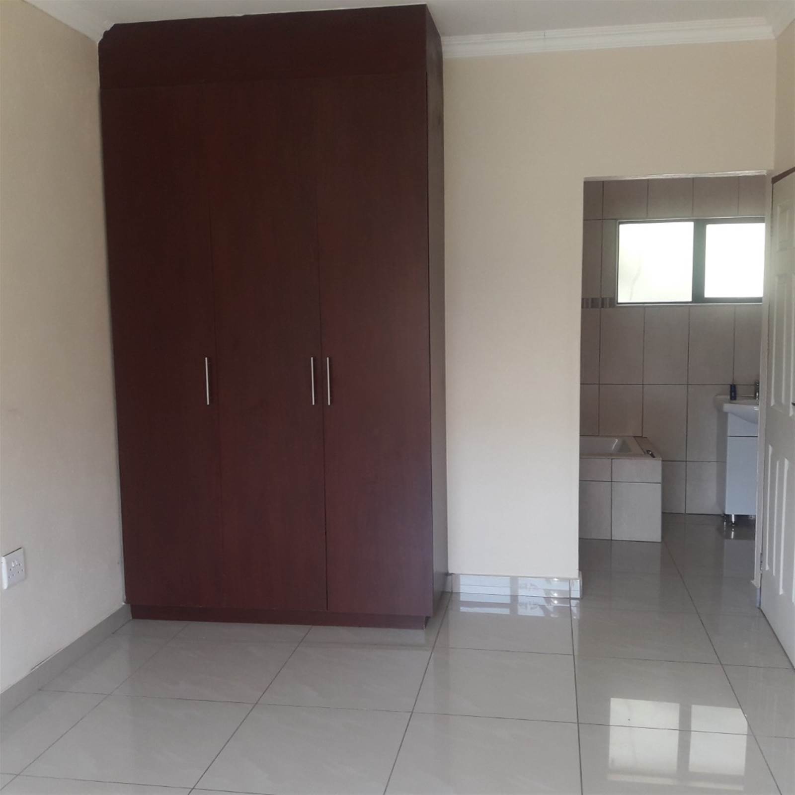 3 Bed Apartment in Louis Trichardt photo number 11